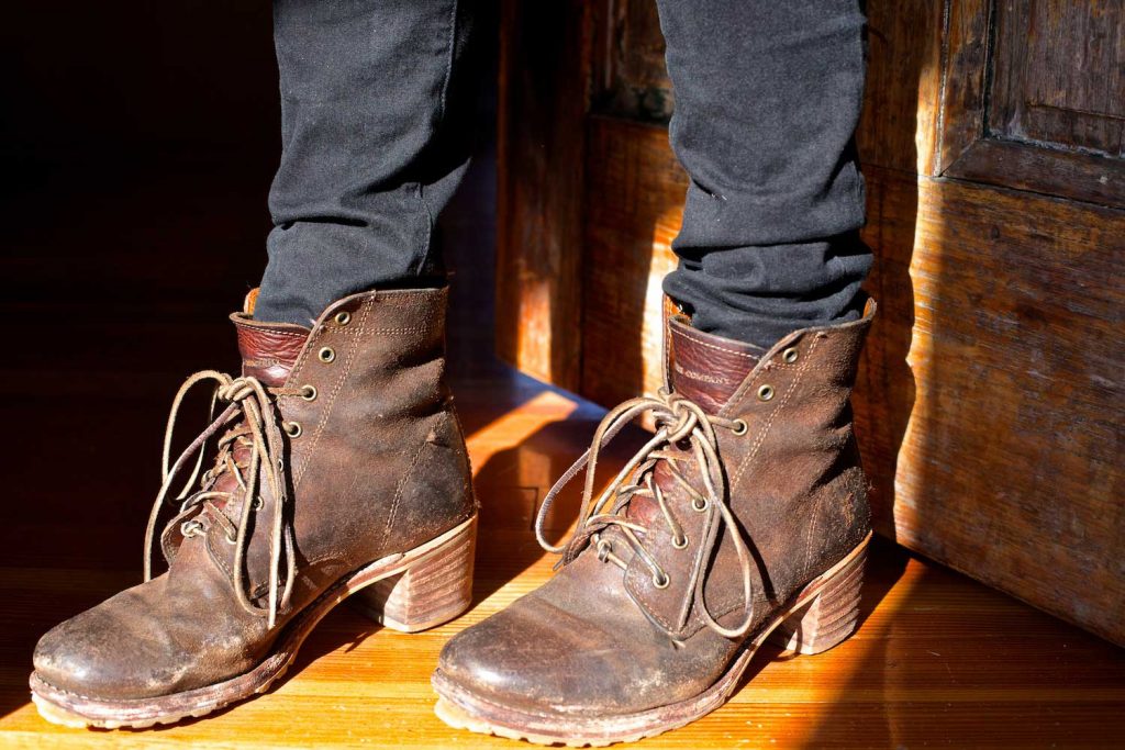 Frye Boots: Sabrina Lace Up — She Explores: Women in the outdoors.